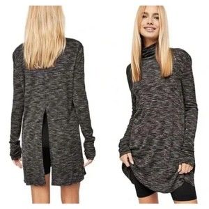 We The Free People Women’s Top Black Stone Cold Turtleneck Back Slit Size XS